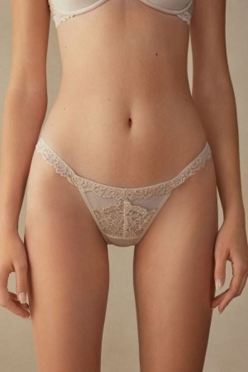 White Intimissimi Pretty Flowers String Thong | CACIF33068