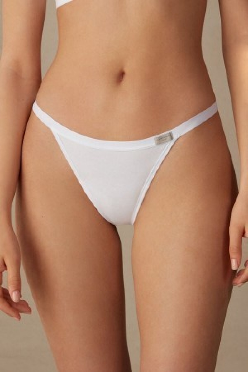 White Intimissimi String Thong in Cotton | CAQAV44746